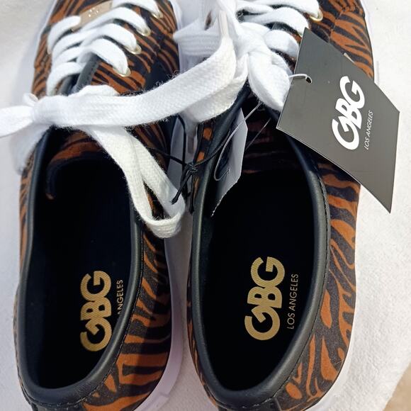 NEW! GUESS Tiger Animal Print Sneakers Womens 8 Brown Velour Avant Garde Glam - Picture 13 of 16
